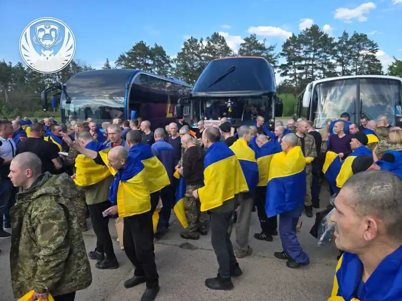 Шестеро військових зі Львівщини повернулися з полону додому: подробиці масштабного обміну