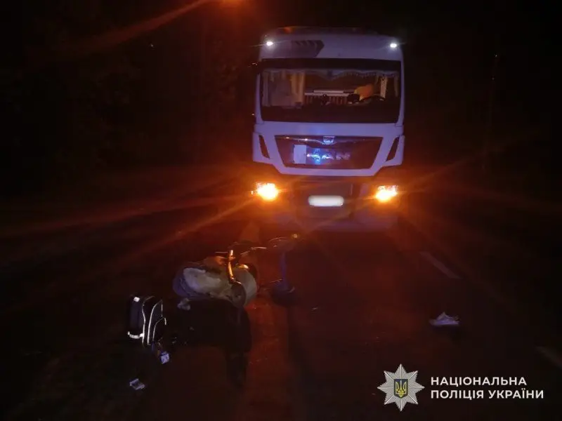 Наїзд вантажівки у Львові: жінка у важкому стані після ДТП на Мазепи