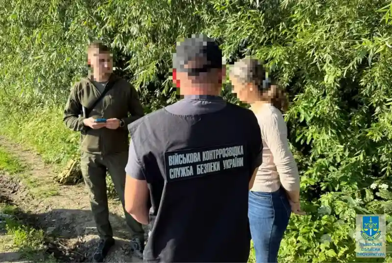 На Львівщині затримали жінку, яка збирала для окупантів дані про позиції ЗСУ
